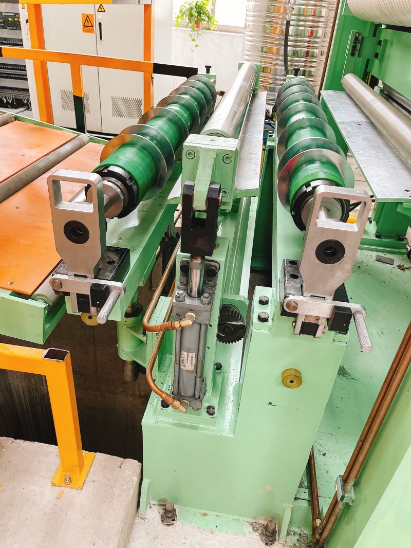 coil slitting machine